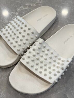 Steve Madden Studded Spiked Slide Sandals White Size 9 Casual Summer Shoes